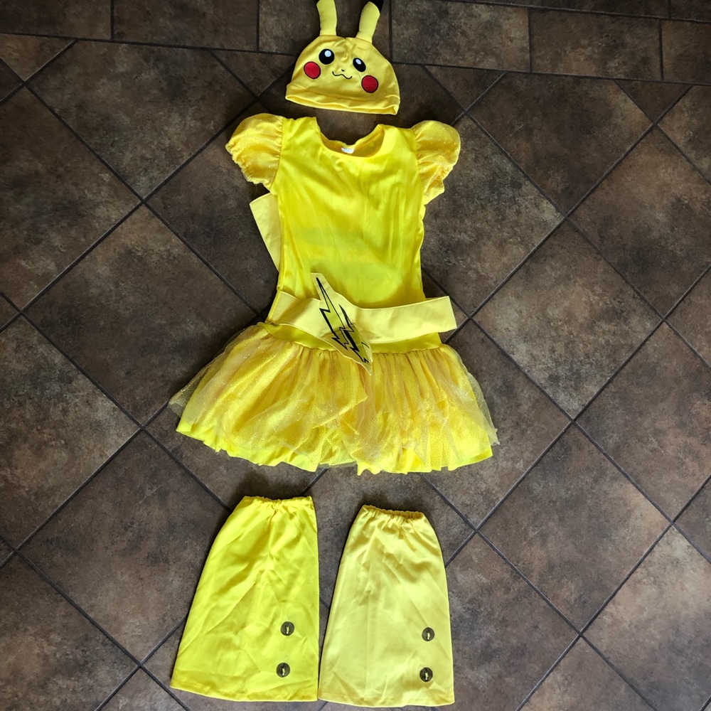 Pikachu Costume - Large 12-14